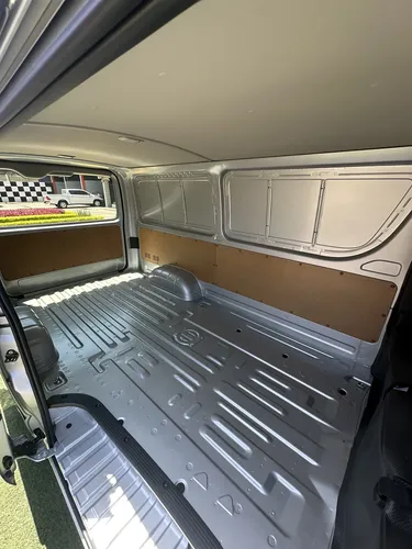 Toyota Hiace 2025 Gris Lechería