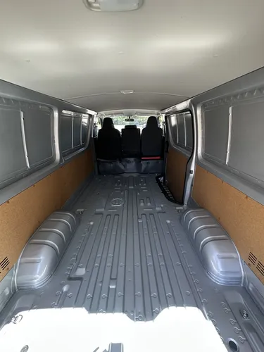 Toyota Hiace 2025 Gris Lechería