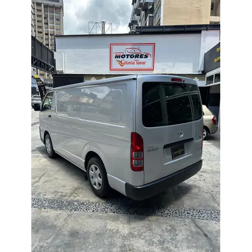 Toyota Hiace 2025 Plateado Caracas