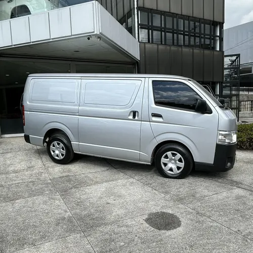 Toyota Hiace 2025 Plateado Los Teques