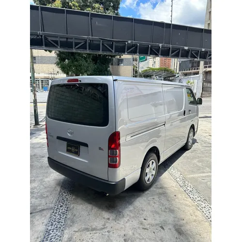 Toyota Hiace 2025 Plateado Caracas