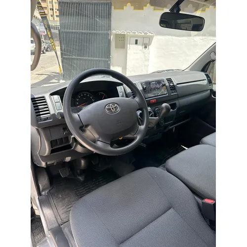 Toyota Hiace 2025 Plateado Caracas
