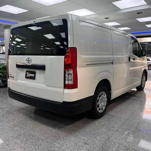 Toyota Hiace 2022 Blanco Caracas