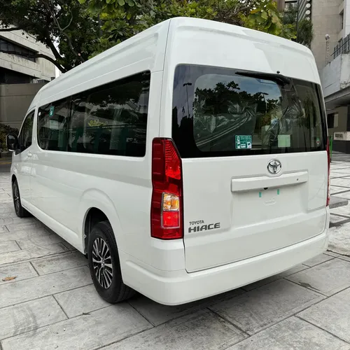 Toyota Hiace 2025 Blanco Caracas