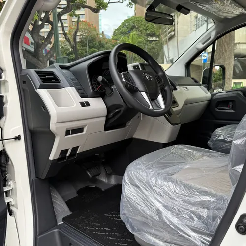 Toyota Hiace 2025 Blanco Caracas
