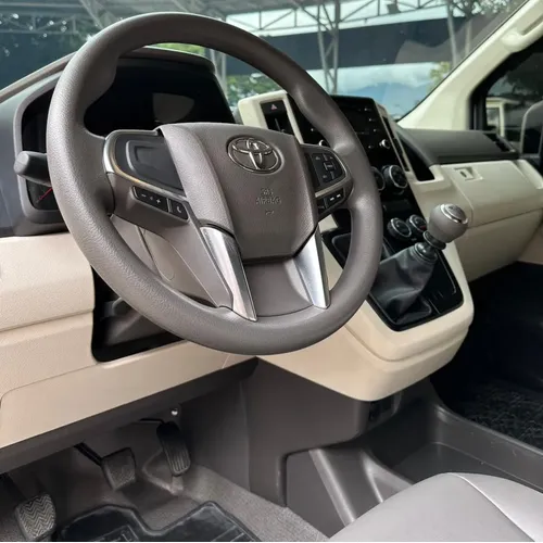 Toyota Hiace 2022 Blanco Caracas