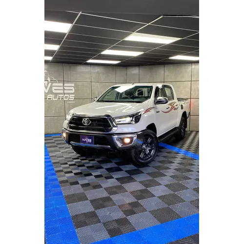 Toyota Hilux SR5 2025 Blanco Caracas