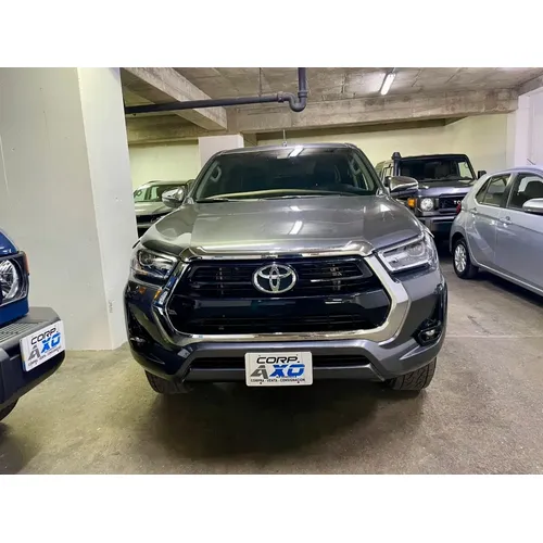 Toyota Hilux 2026 Gris Caracas