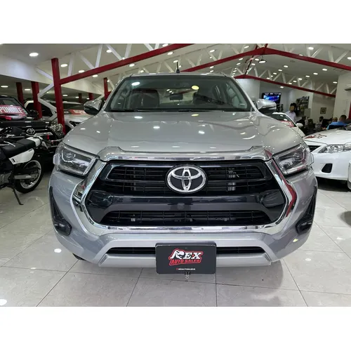 Toyota Hilux 2026 Gris Caracas
