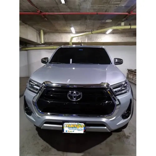 Toyota Hilux 2025 Plateado Caracas