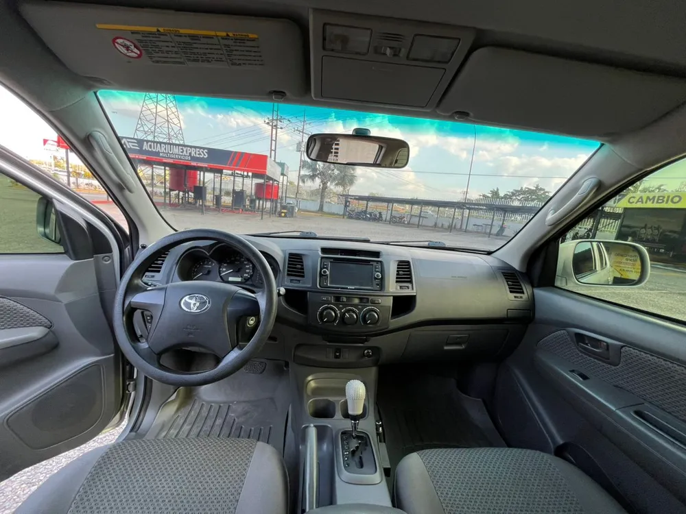 Toyota Hilux Sport 2015 Plateado Valencia