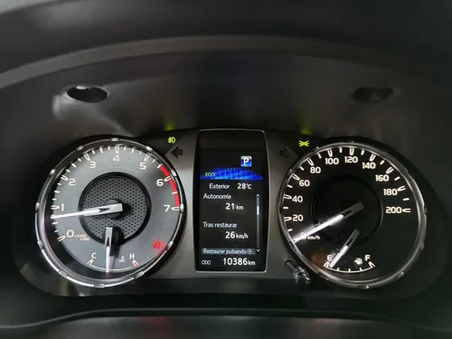Toyota Hilux 2025 Gris Caracas