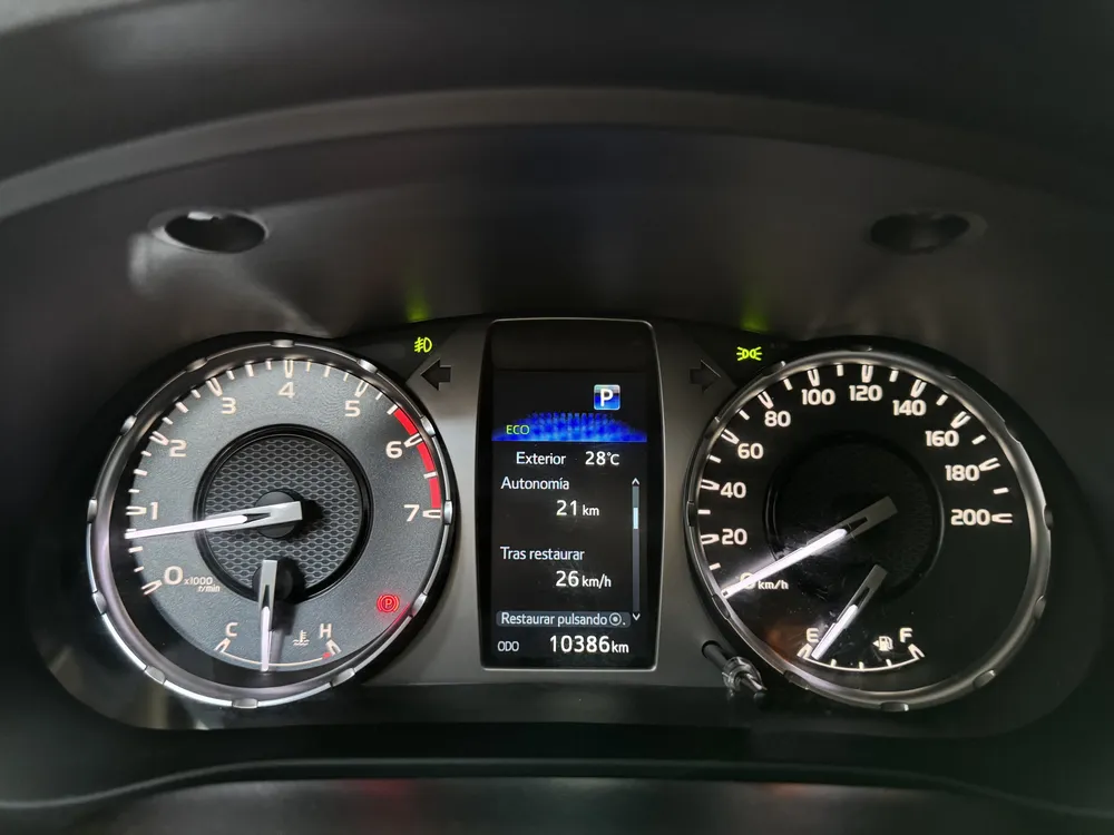 Toyota Hilux SRX 2025 Gris Caracas