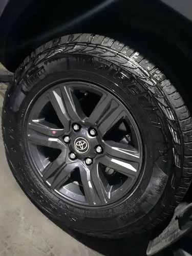 Toyota Hilux 2025 Plateado Caracas