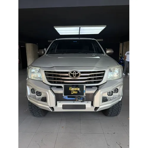 Toyota Hilux 2015 Plateado Caracas