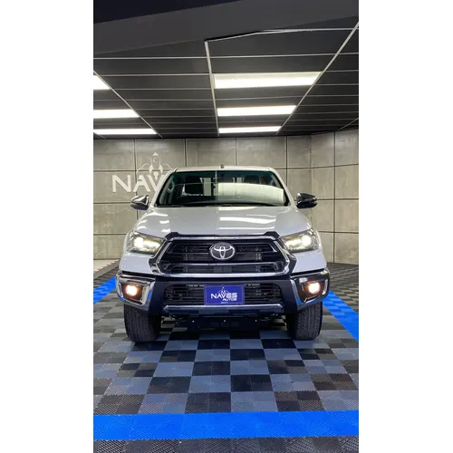 Toyota Hilux SR5 2025 Blanco Caracas