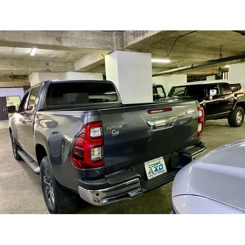 Toyota Hilux 2026 Gris Caracas