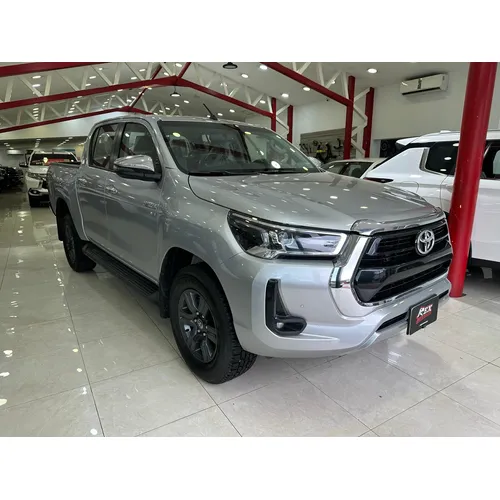 Toyota Hilux 2026 Gris Caracas
