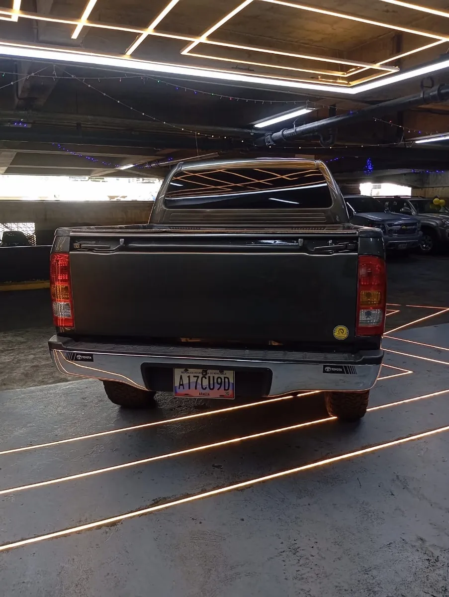 Toyota Hilux 2009 Gris Caracas
