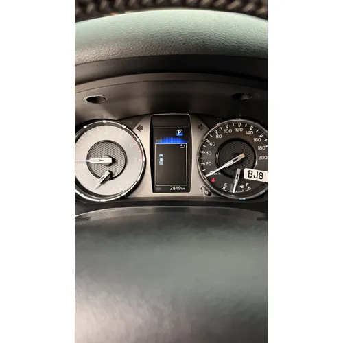 Toyota Hilux 2025 Plateado