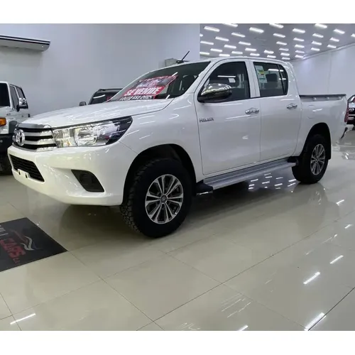 Toyota Hilux Dubai 2025 Blanco Caracas