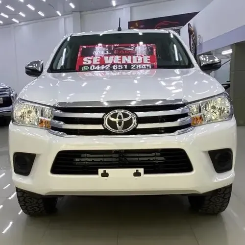 Toyota Hilux Dubai 2025 Blanco Caracas