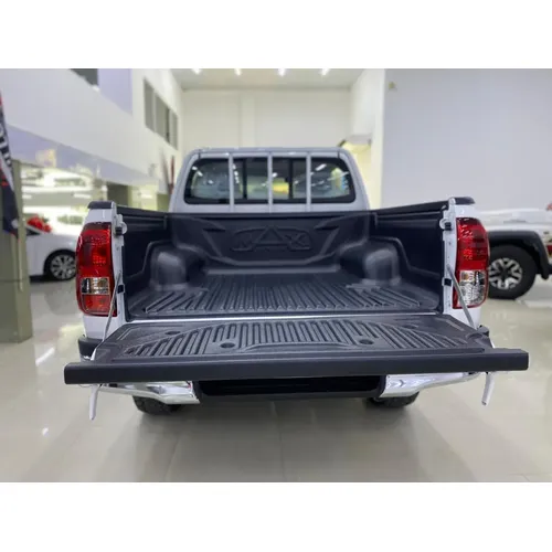 Toyota Hilux Dubai 2025 Blanco Caracas