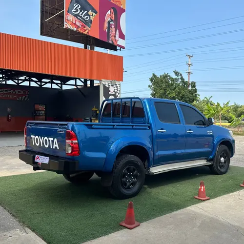 Toyota Hilux 2014 Azul Lechería
