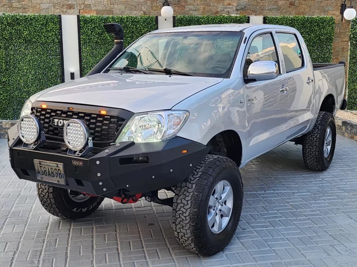Toyota Hilux 2.7 Plateado Modelo 2008