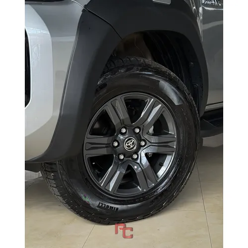 Toyota Hilux 2025 Plateado Caracas