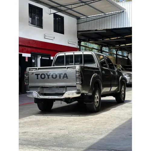 Toyota Hilux 2012 Gris Caracas