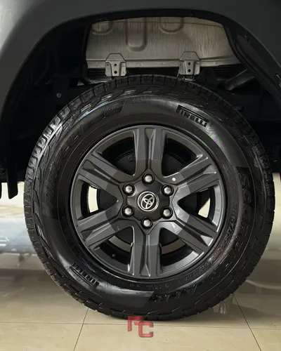 Toyota Hilux 2025 Plateado Caracas