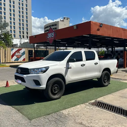 Toyota Hilux 2020 Blanco Lechería
