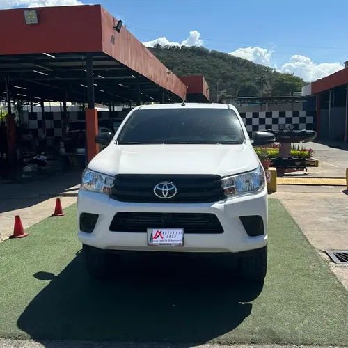 Toyota Hilux 2020 Blanco Lechería