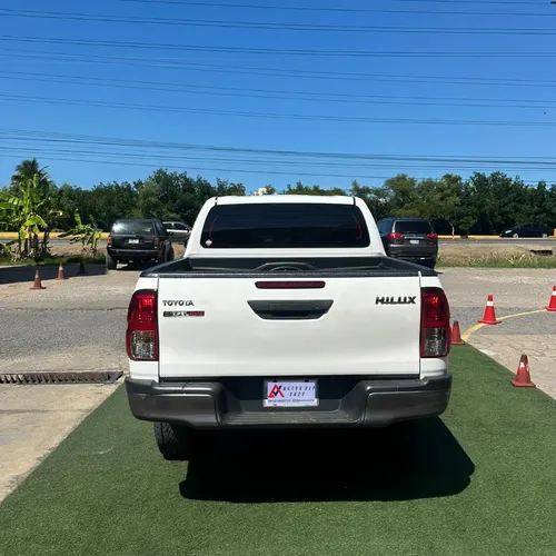 Toyota Hilux 2020 Blanco Lechería
