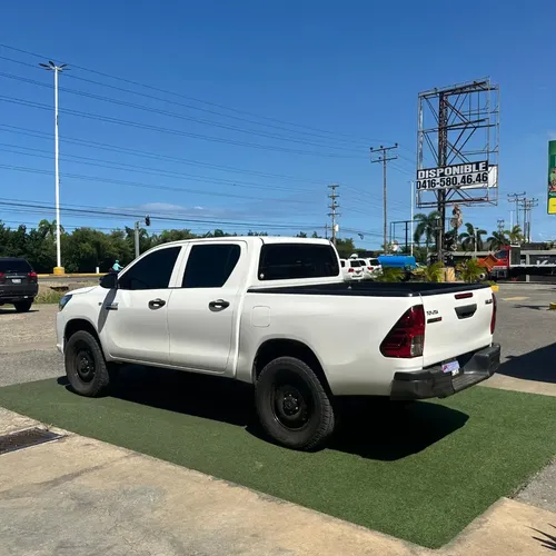 Toyota Hilux 2020 Blanco Lechería