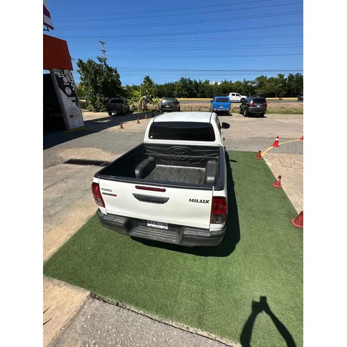 Toyota Hilux 2020 Blanco Lechería