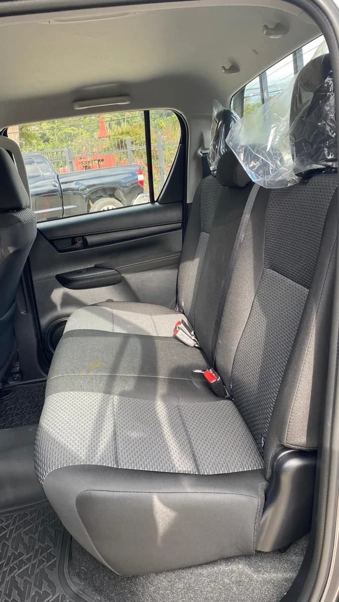 Toyota Hilux 2.8 Diesel 2025 Gris