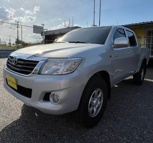 Toyota Hilux Sport 2015 Plateado Valencia