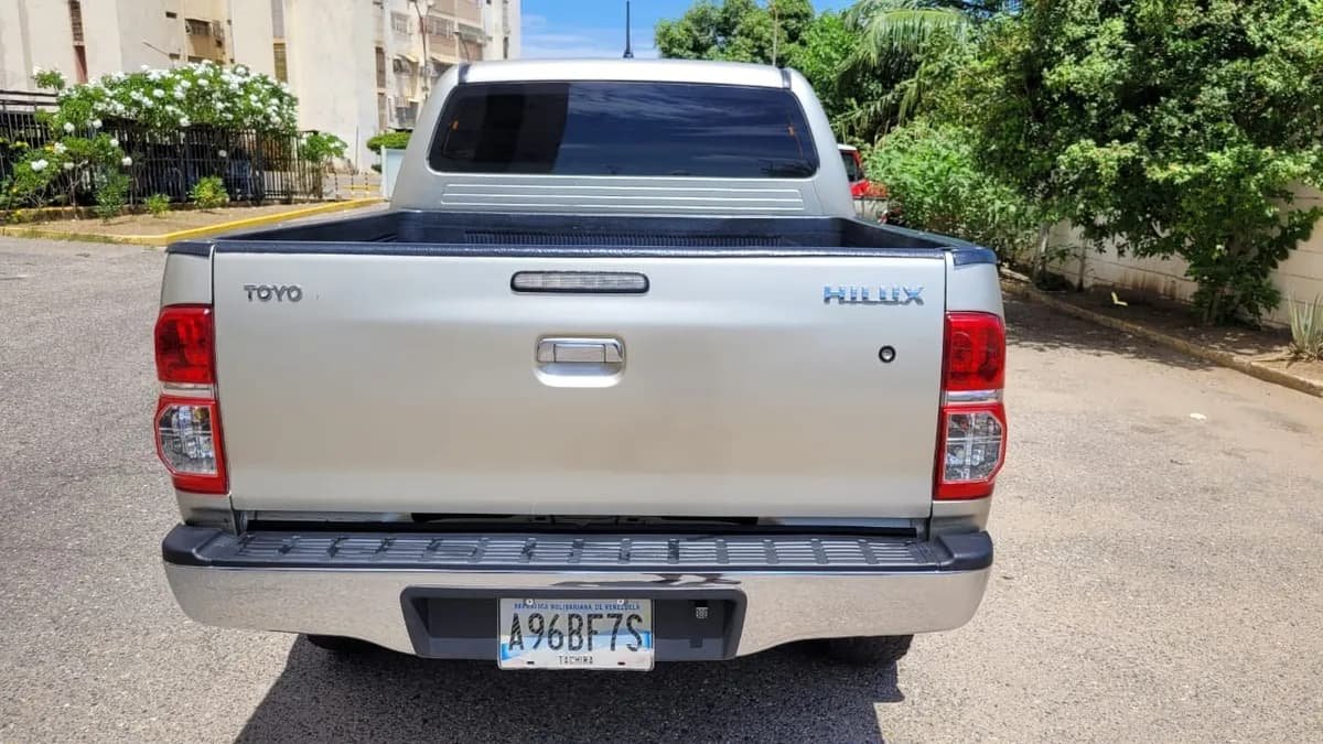 Toyota Hilux 2012 4x4 automática Dorado