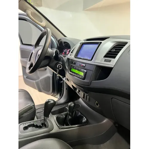 Toyota Hillux 2012 Gris Caracas