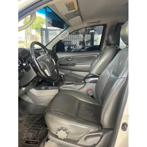 Toyota Hilux 2015 Blanco Caracas