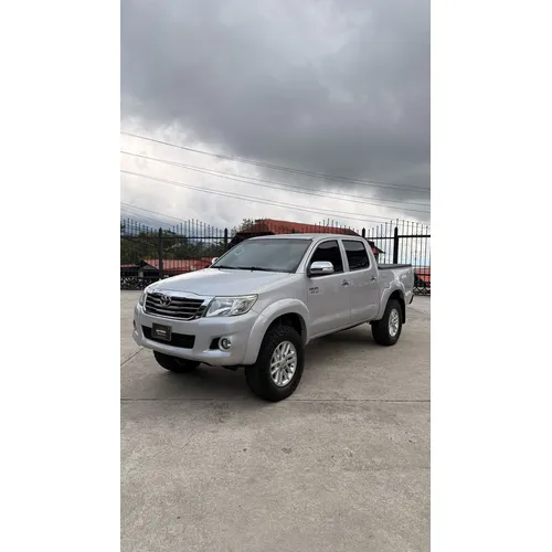 Toyota Hilux 2017 Plateado La Colonia Tovar