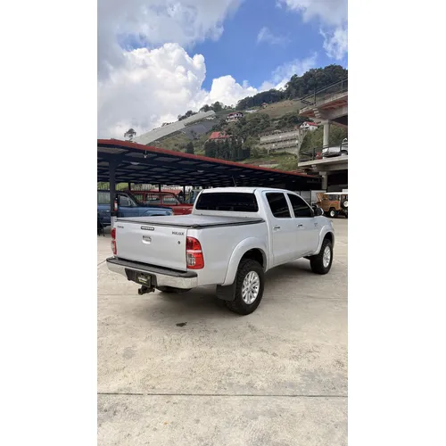 Toyota Hilux 2017 Plateado La Colonia Tovar