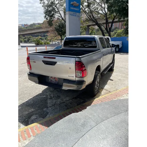 Toyota Hilux 2020 Plateado Caracas