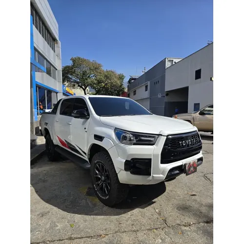 Toyota Hilux 2023 Blanco Caracas