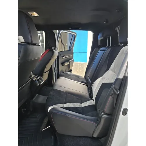 Toyota Hilux 2023 Blanco Caracas