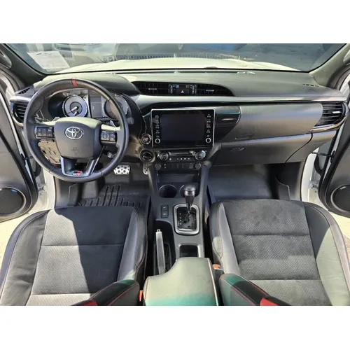Toyota Hilux 2023 Blanco Caracas