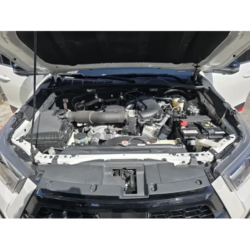 Toyota Hilux 2023 Blanco Caracas