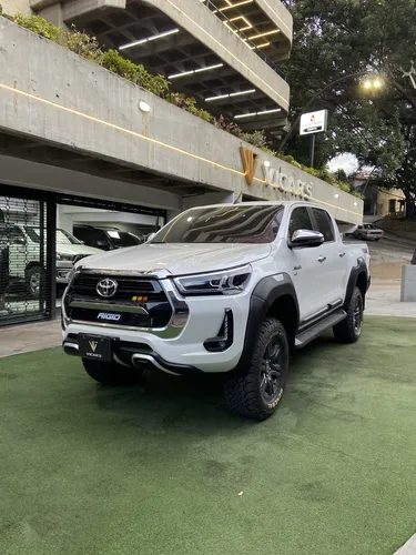 Toyota Hilux 2023 V6 Gasolina 2023 84.900$